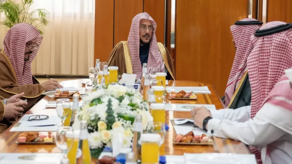 تقنيات ثورية.. وزير الشؤون الإسلامية يكشف مشاريع جديدة لتطوير مجمع المصحف الشريف